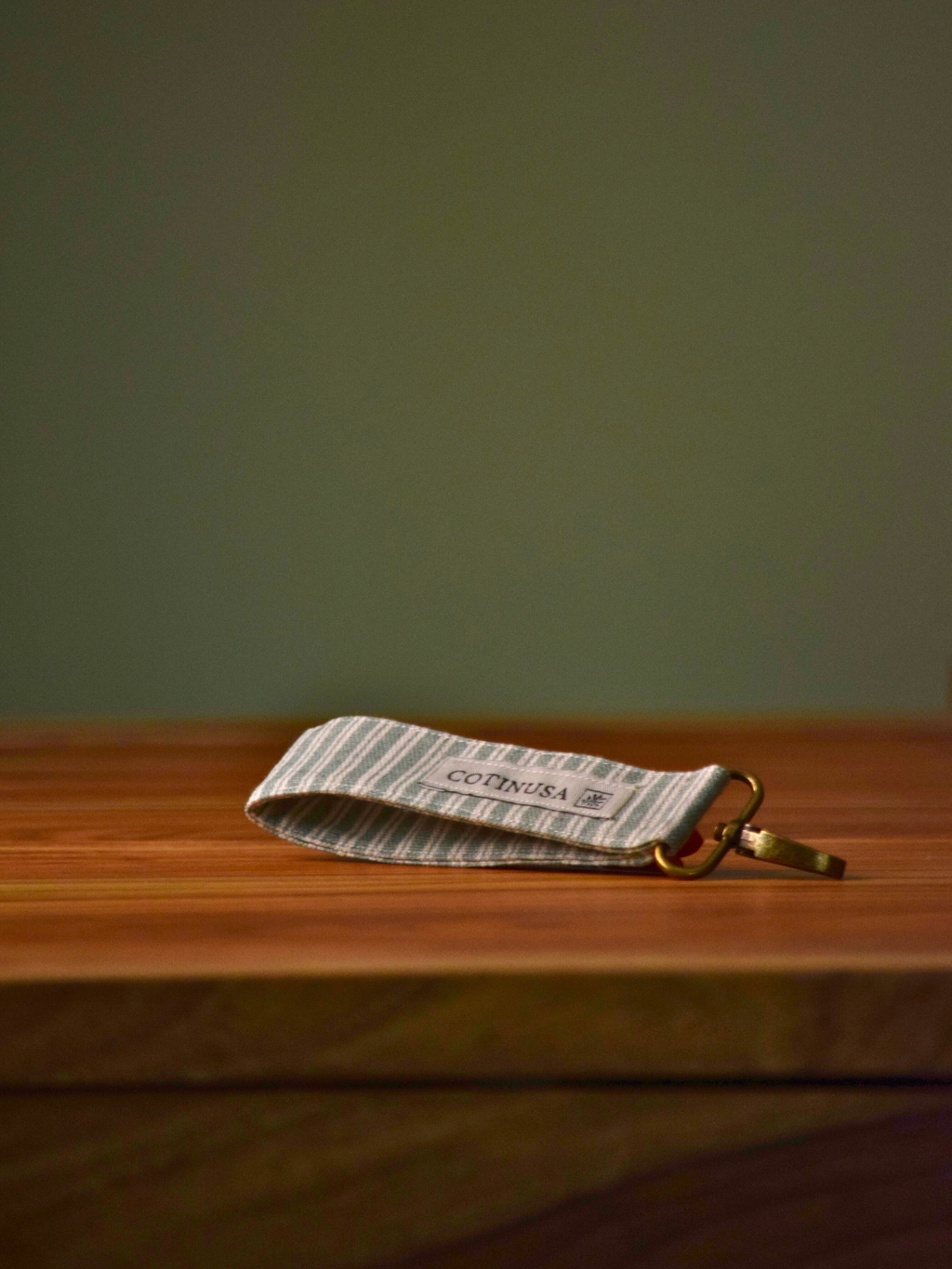 Llavero de rayas verde